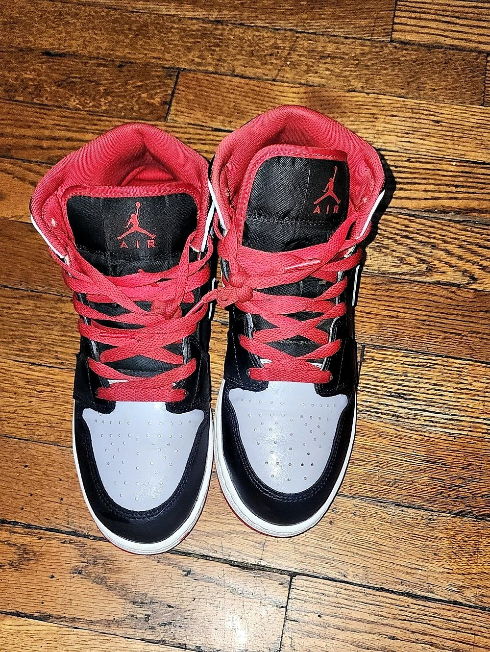 Jordan Air Jordan 1 Mid Bred Shadow (GS) Mid Bred Shadow High-Top Sneakers in